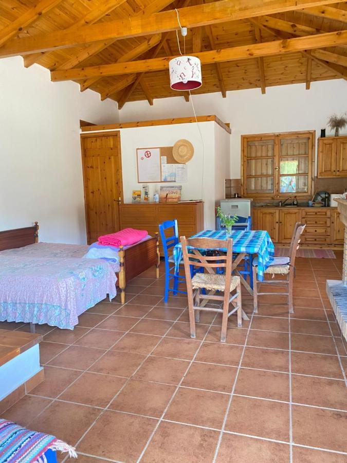 Velonas Beach Mpakas Country Cottage Prosilio  Eksteriør billede